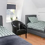 2 Bedroom Awesome In Udenhout