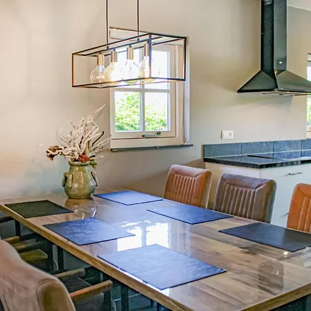 度假居 2 Bedroom Awesome In *