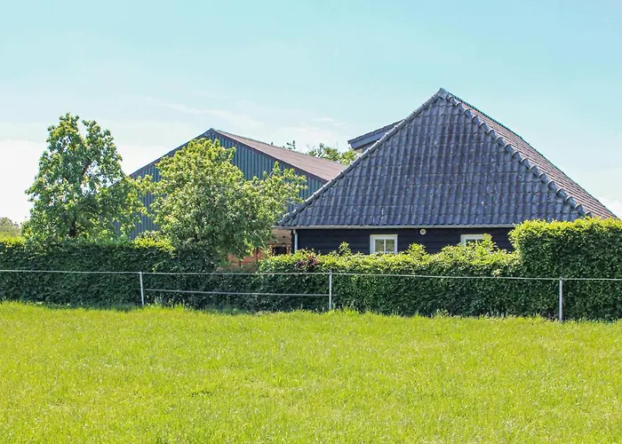 2 Bedroom Awesome In Hébergement de vacances Udenhout