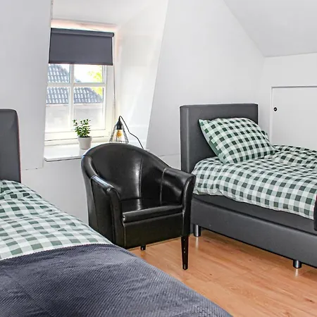 2 Bedroom Awesome In Udenhout