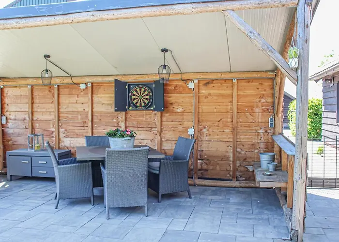 2 Bedroom Awesome In Hébergement de vacances