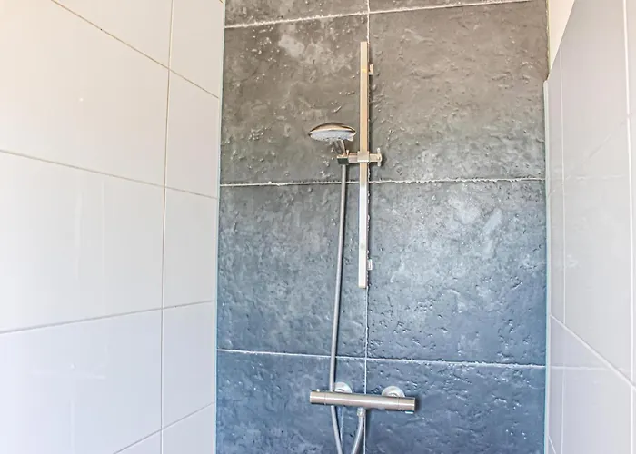 2 Bedroom Awesome In Hébergement de vacances Udenhout